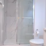 Near Center With Air Conditioning And Parking - Benakey * Cannes